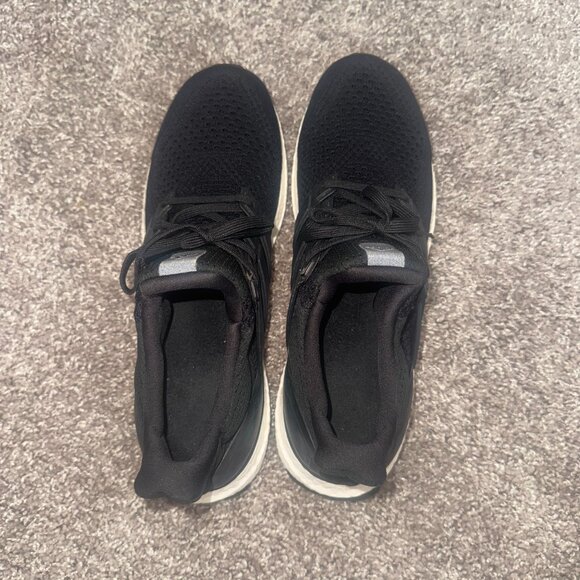 Adidas Ultraboosts- Like New - Picture 6 of 7
